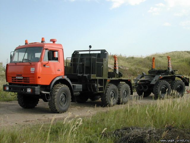 Автопоезда-трубовозы, трубоплетеввозы, лесовозы КамАЗ